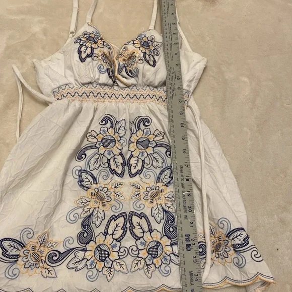 HeartSoul White and Navy Floral Tank Top - Picture 12 of 16